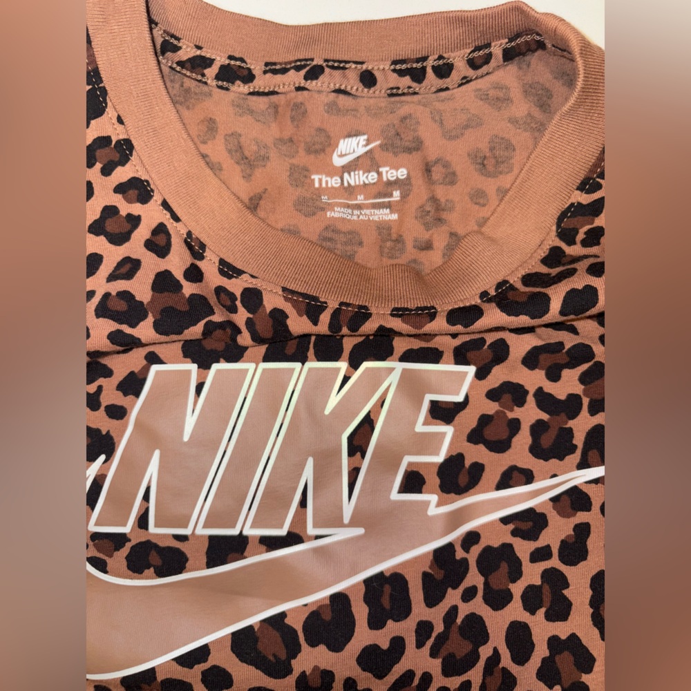 Nike Leopard Print T-shirt in Brown